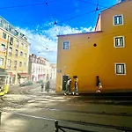 Discover Lisbons History - Stylish Apartment In Alfama