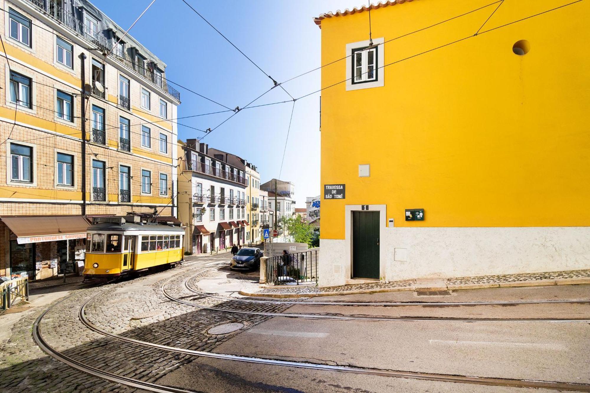 Discover Lisbons History - Stylish In Alfama Lisbon